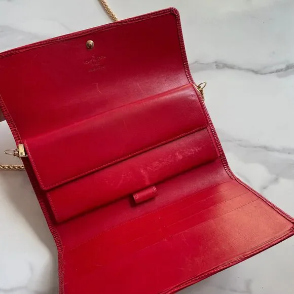 SALE! Louis Vuitton International Epi Wallet on chain ❤️ - Picture 7 of 16